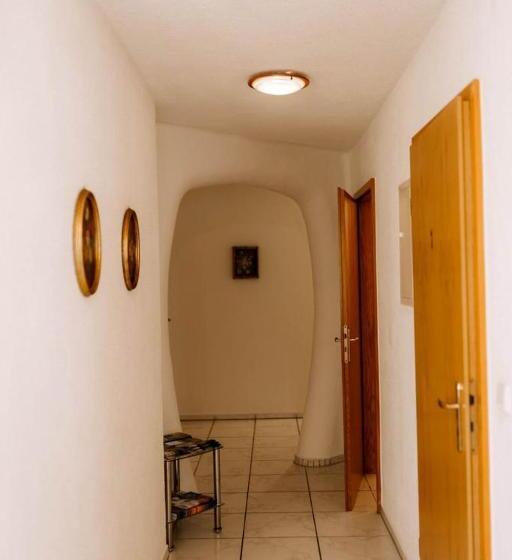 Семейный Номер, Moderne Landwohnung   Pension   Top Lage