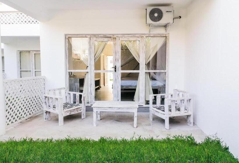 اتاق لوکس با چشم‌انداز دریا, Ahg Lion Beach Resort