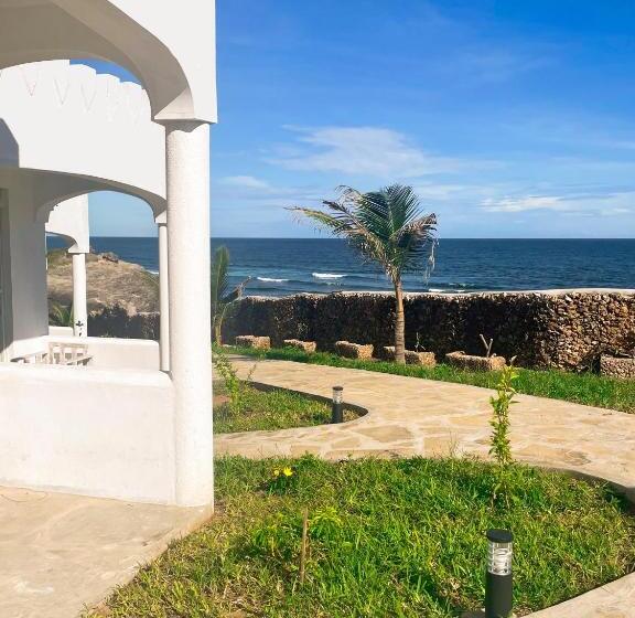 اتاق خانوادگی با چشم‌انداز دریا, Ahg Lion Beach Resort