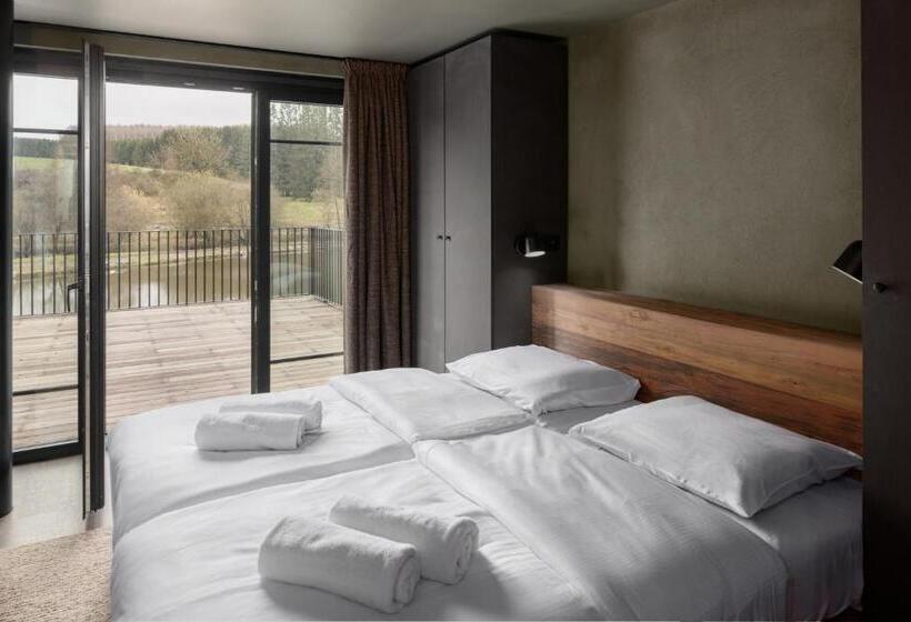 Четырехместный Номер Стандарт, Hillview Hotel Grandvoir