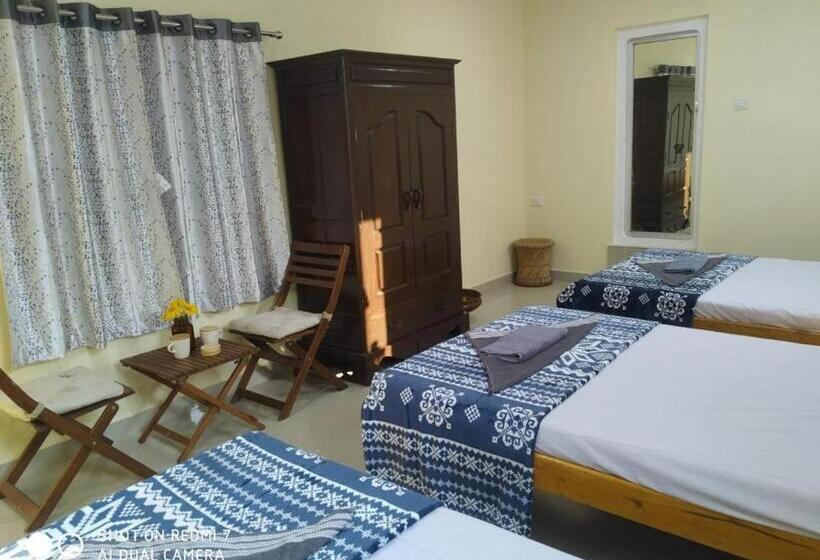 Family Suite, Mars Jungle Adventure Stud Farm With Private Jacuzzi