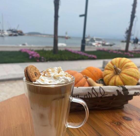 Номер Стандарт Трехместный, Urla Marin Otel