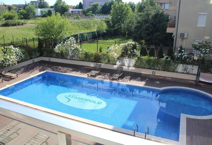 آپارتمان 1 خوابه با چشم‌انداز استخر, Apartments Stamopolu Lux With Pool View