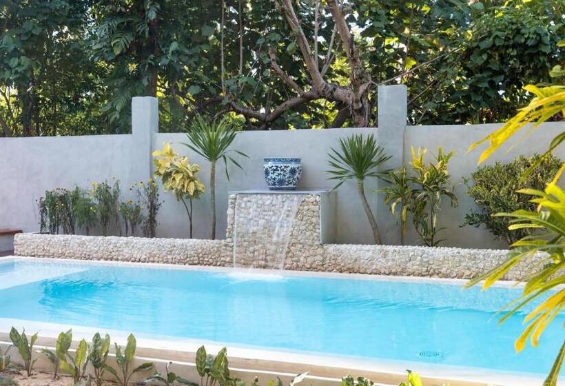ویلای یک اتاق خوابه با استخر شنا, Casa Bianca Siargao