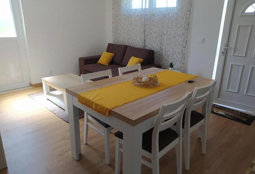 Апартаменты 1 Спальня Нижний Этаж, Mondalva Apartamentos