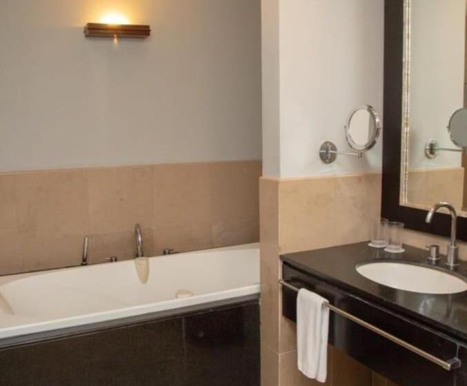 Номер Стандарт, Surya Hotel & Cottages Prigen
