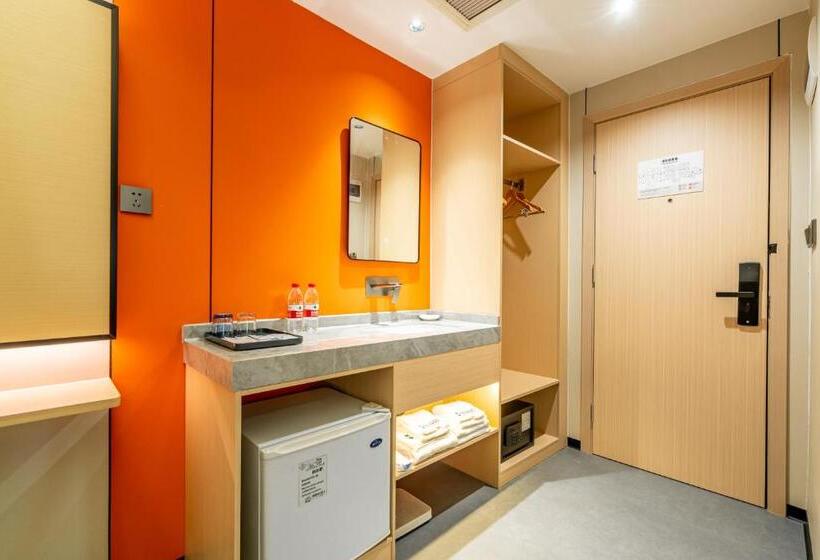 سوییت لوکس, Waifiden Hotel  Former Tokai Hotel   Xiaobei Metro Station   Free Shuttle Bus During Canton Fair