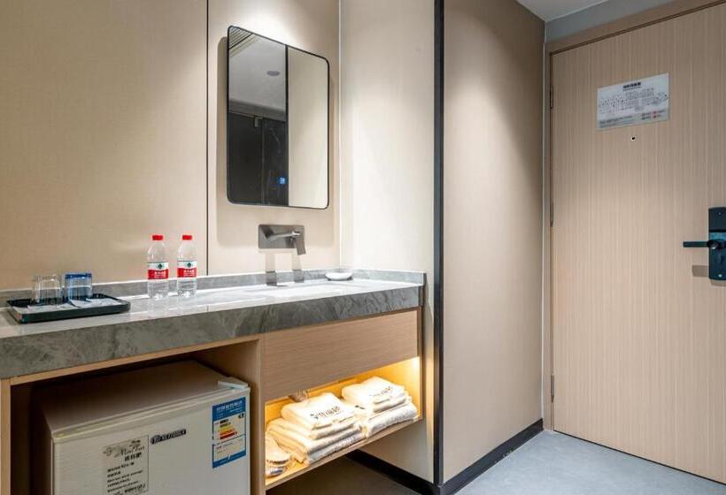 اتاق لوکس, Waifiden Hotel  Former Tokai Hotel   Xiaobei Metro Station   Free Shuttle Bus During Canton Fair
