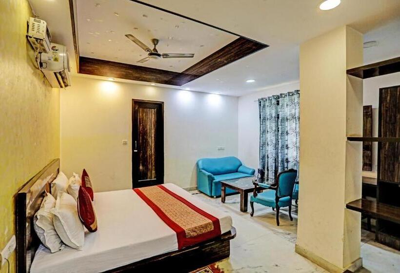 اتاق استاندارد, Anand Near Karol Bagh Metro Station