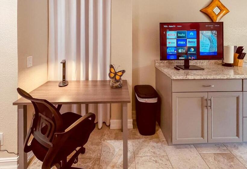 Номер Superior Кровать Кинг, White Orchid Apartments