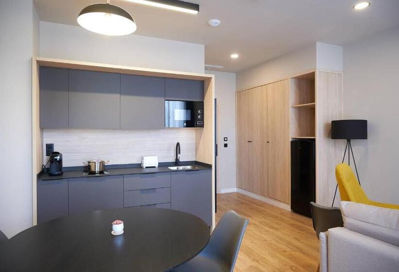 اتاق خانوادگی, Dorm4you Arena 2