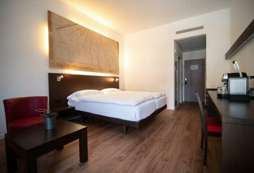 Номер Комфорт, La Meridiana, Lake & Spa