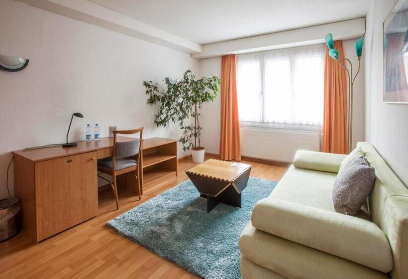 Номер Deluxe, Zur Au