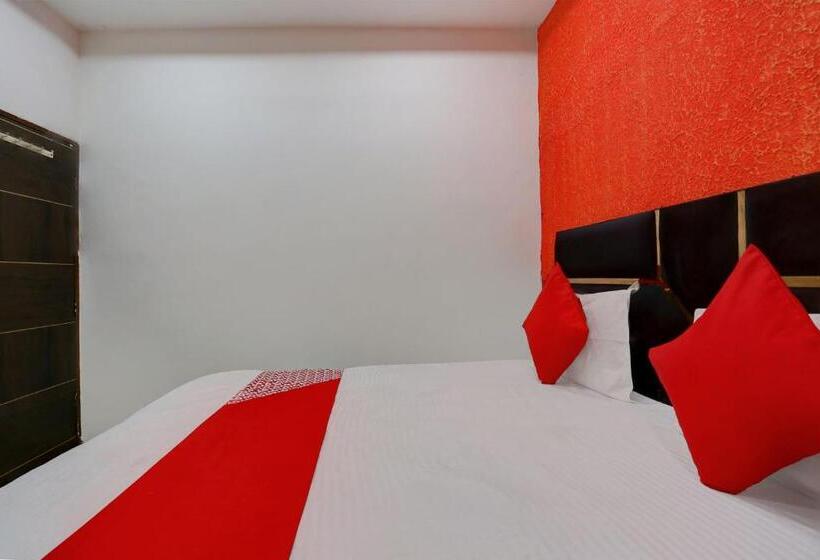 三人经典房间, Oyo Flagship Hotel Star Blue