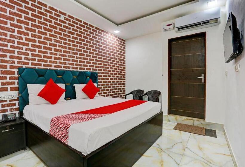 三人经典房间, Oyo Flagship Hotel Star Blue