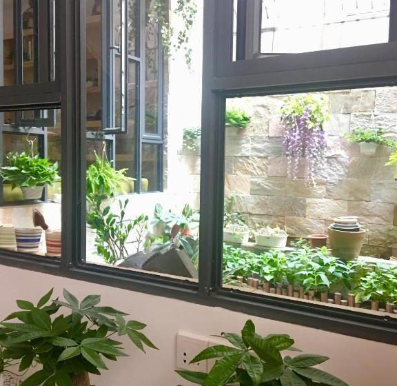 Номер Стандарт, March Garden Next To The Furniture Market