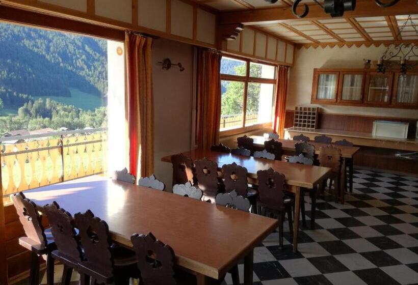 Четырехместный Номер Стандарт, Chalet Les Cimes
