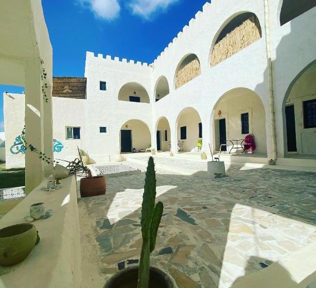 Студио Стандарт Вид на Бассейн, Dar Oueghlani   Maison D Hôtes