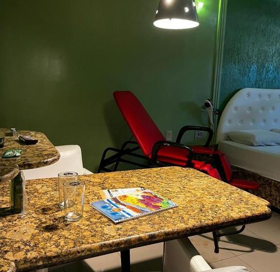스위트, Status Motel Pe15