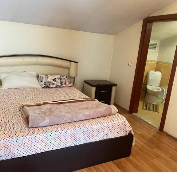 共用房间的床, Hostel In Bahcelievler