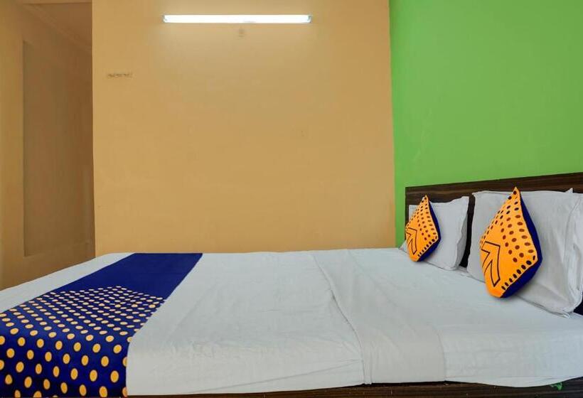 Трехместный Номер Классика, Spot On Hotel Akash Lodge