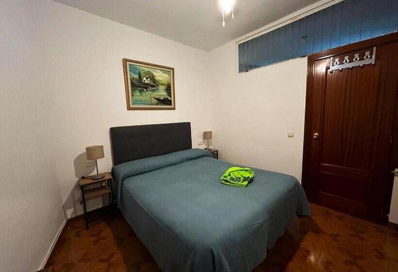 اتاق استاندارد با سرویس بهداشتی مشترک, Habitaciones Figueroa