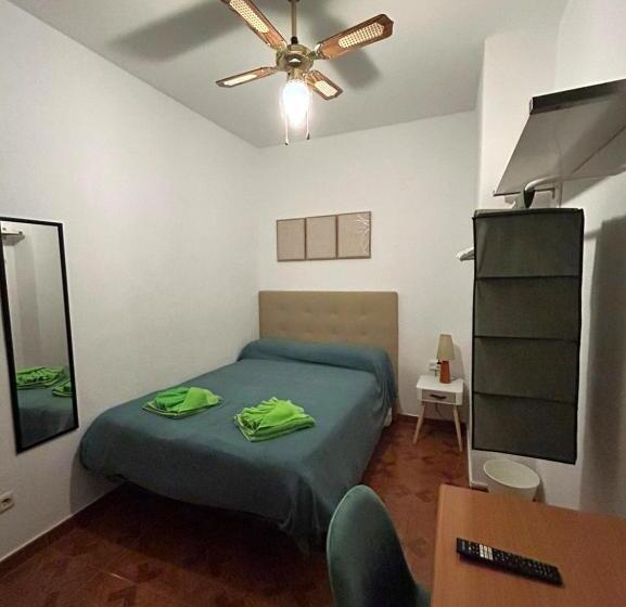 اتاق استاندارد با سرویس بهداشتی مشترک, Habitaciones Figueroa