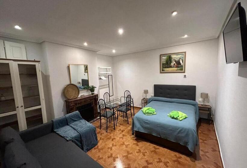 اتاق استاندارد چهارنفره با سرویس بهداشتی مشترک, Habitaciones Figueroa