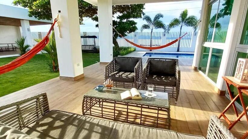Кровать в Общей Комнате, Ocean Souls Beach House