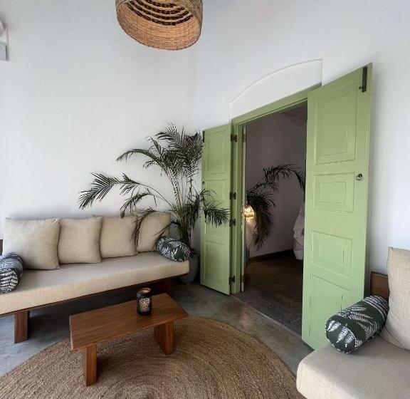 Номер Deluxe, Zen House