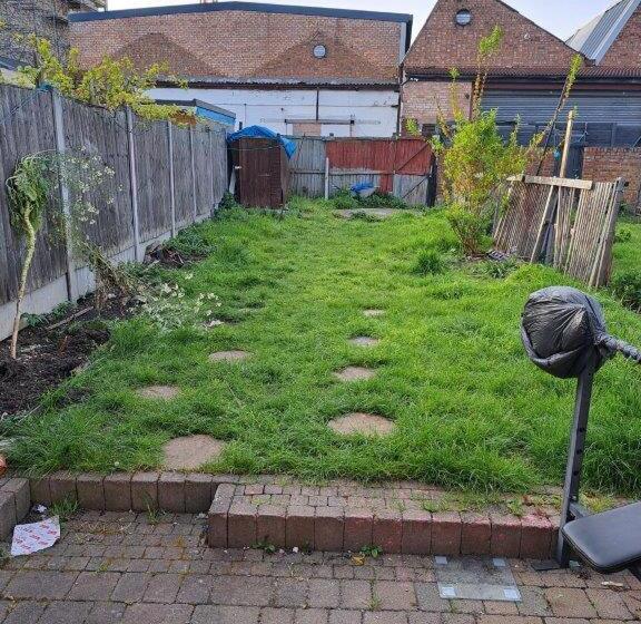 Номер Стандарт Вид на Сад, Double Room Near London Seven Kings Train Station
