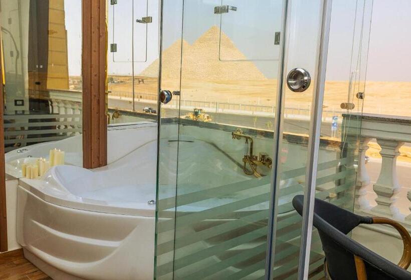 سوییت لوکس, White Pyramids Inn