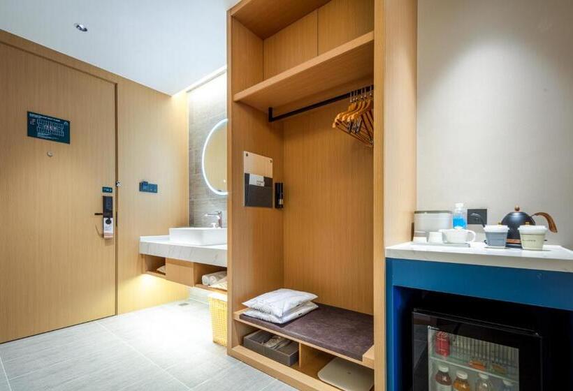 家庭间, Atour Hotel Meizhou West Station R&f Center