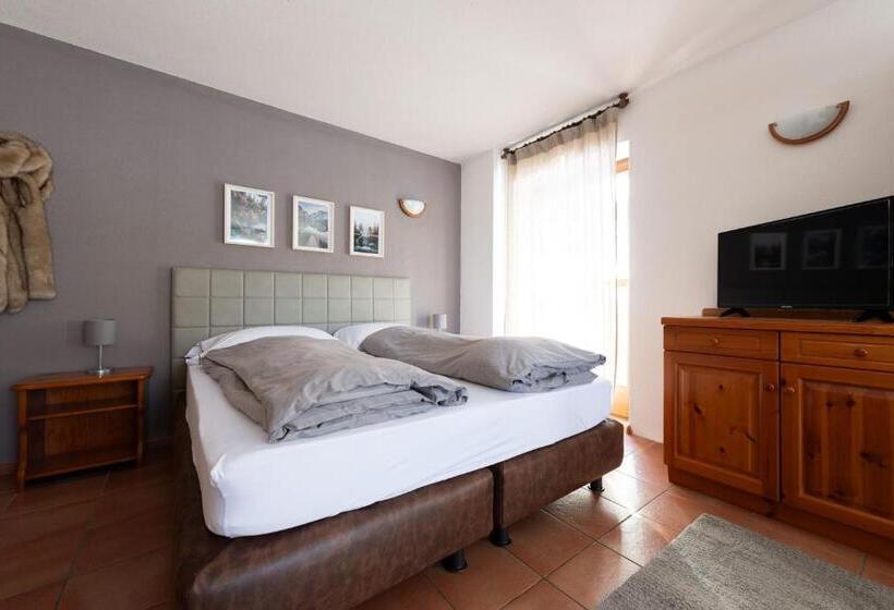استودیوی استاندارد, Chalet Ginepro