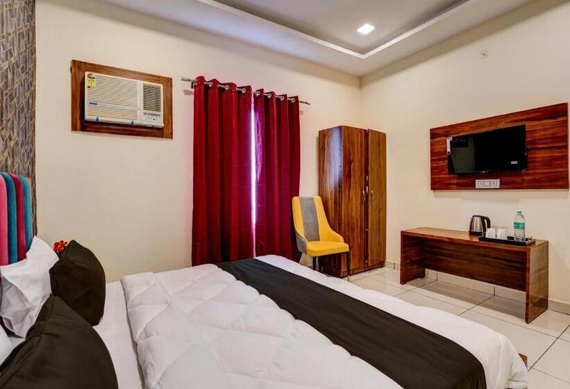 Трехместный Номер Классика, Collection O Amit Legagcy Resort
