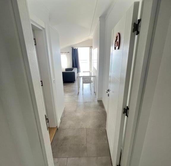 سوییت با چشم‌انداز دریا, Nar Twinn Otel