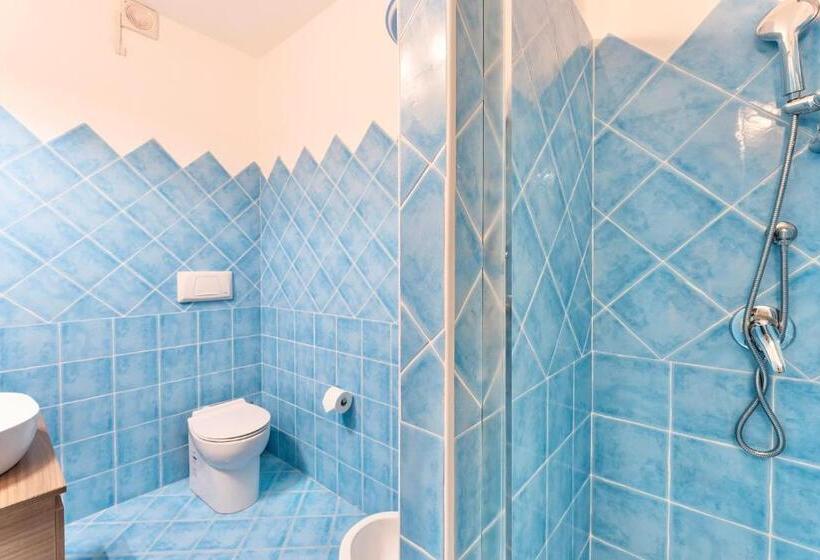 Апартаменты 1 Спальня, Residence With Swimming Pool In Isola Rossa, Just About 2 Km From The Beach La Marinedda