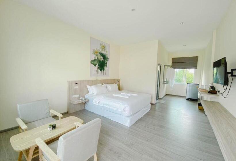 带大床的豪华间, At Pream&chan Resort แอท เปรมแอนด์จันทร์ รีสอร์ท