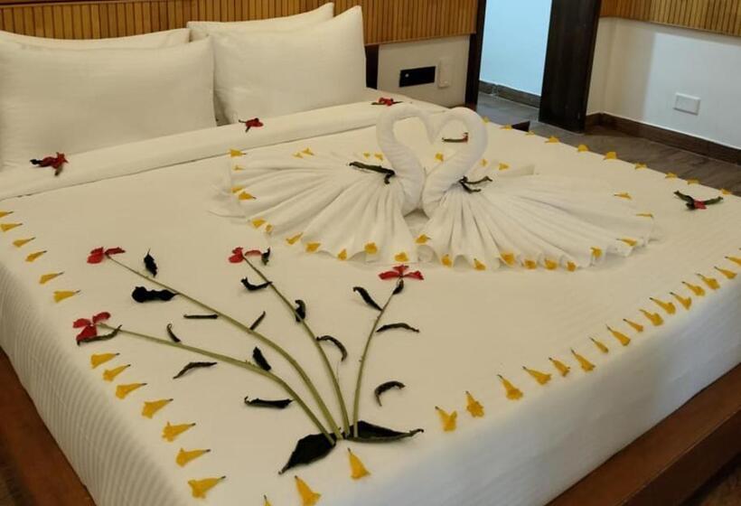 Люкс Superior, Sportico Resort Bangalore