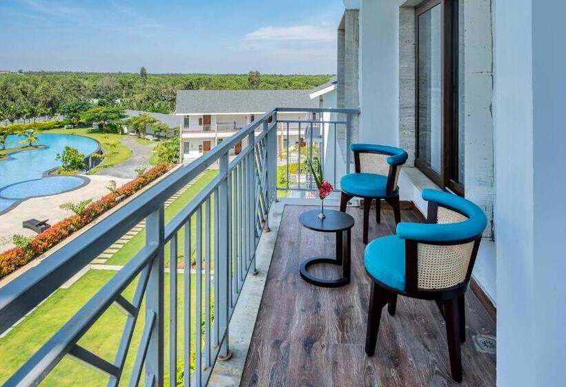 Люкс Повышенной Комфортности, Sportico Resort Bangalore
