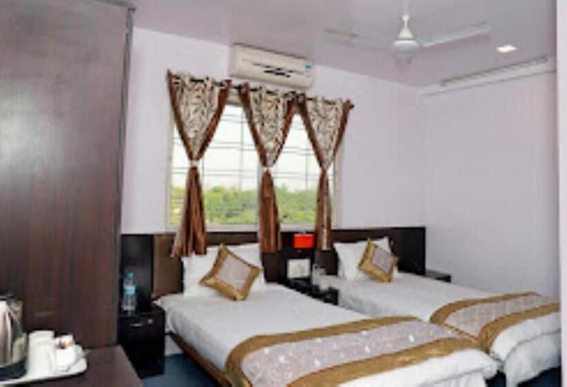 Номер Deluxe Кровать Кинг, Asian International Hotel, Sangli