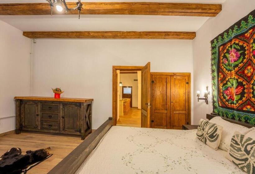 سوییت خانوادگی, Casa Maya Transilvania