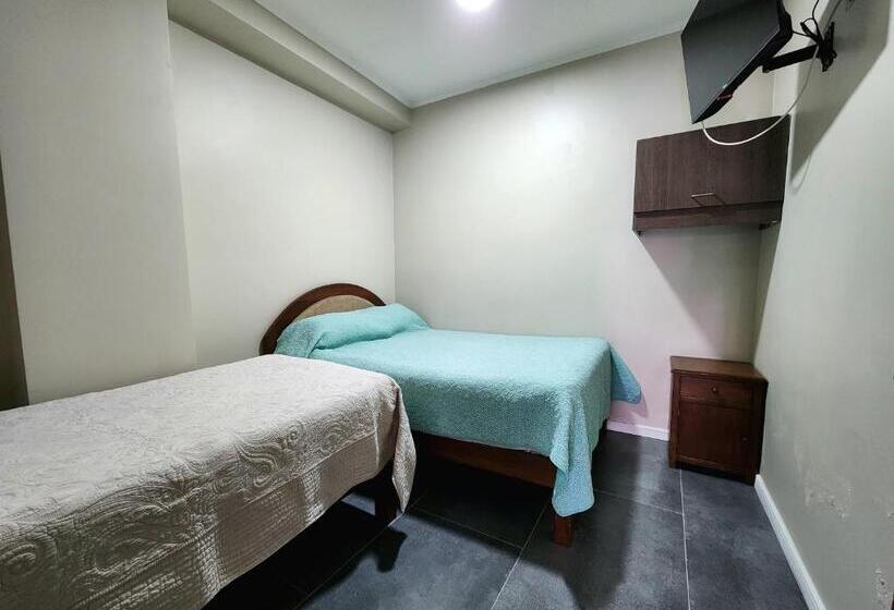 스탠다드 룸, Hostal Ostello Amadeus