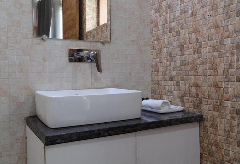 اتاق استاندارد, The Sandalwood Hotel I Sec 38 I Near Medanta Medicity Gurgaon