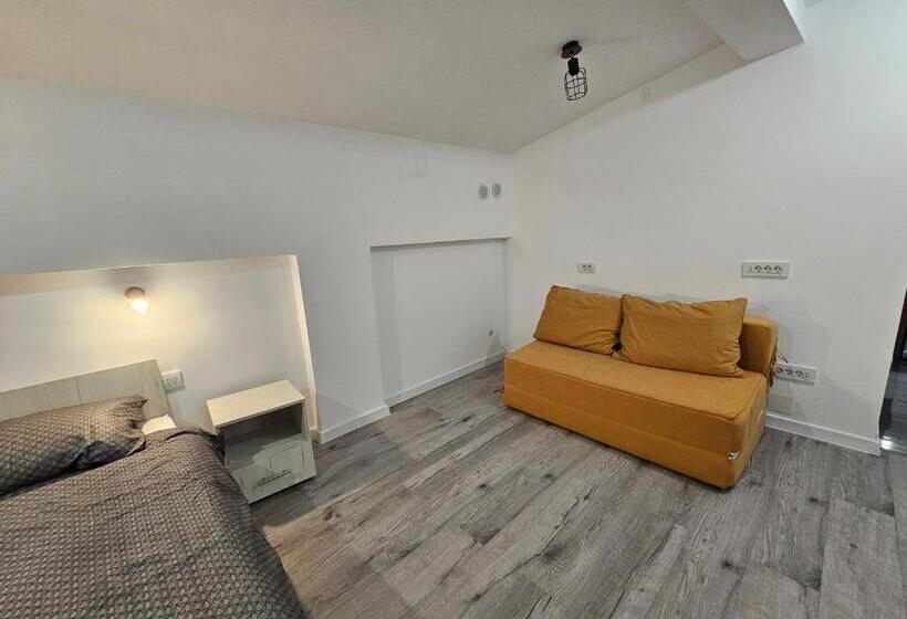 اتاق استاندارد سه نفره, Didi Apartament