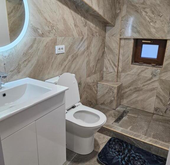 اتاق استاندارد سه نفره, Didi Apartament