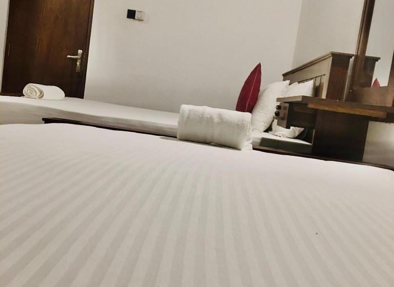 اتاق لوکس خانوادگی, Harambathenna Resort