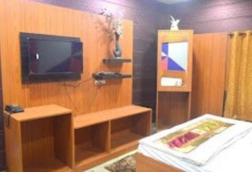 Номер Deluxe, E Square Jabalpur Mp