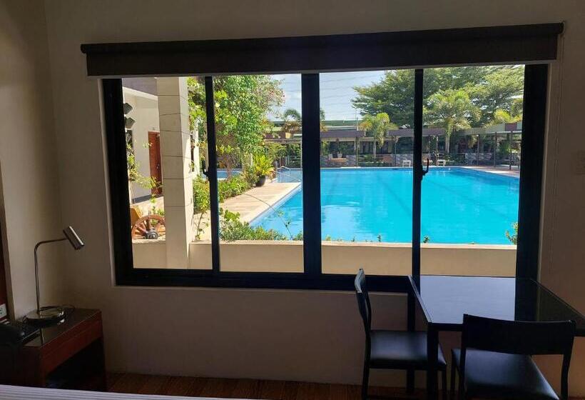 4인용 스탠다드 룸, Maclare Resort