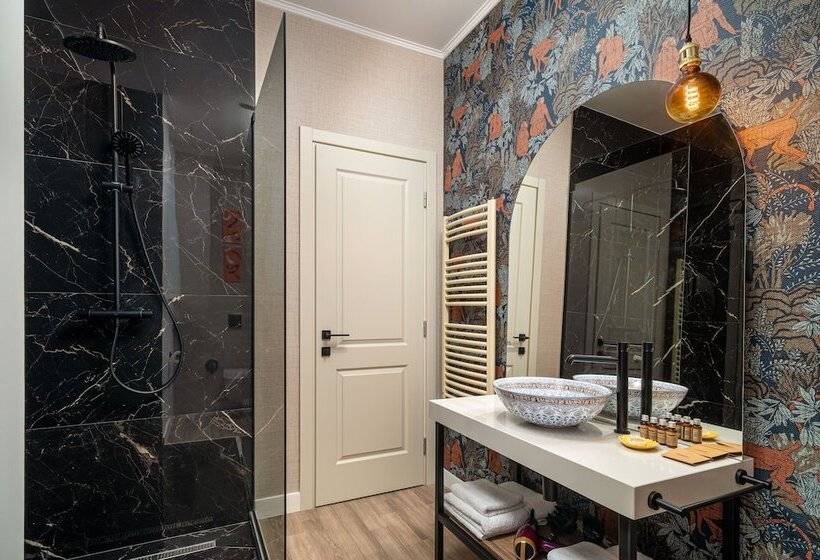 سوییت لوکس, Siesta Boutique Smart Suites
